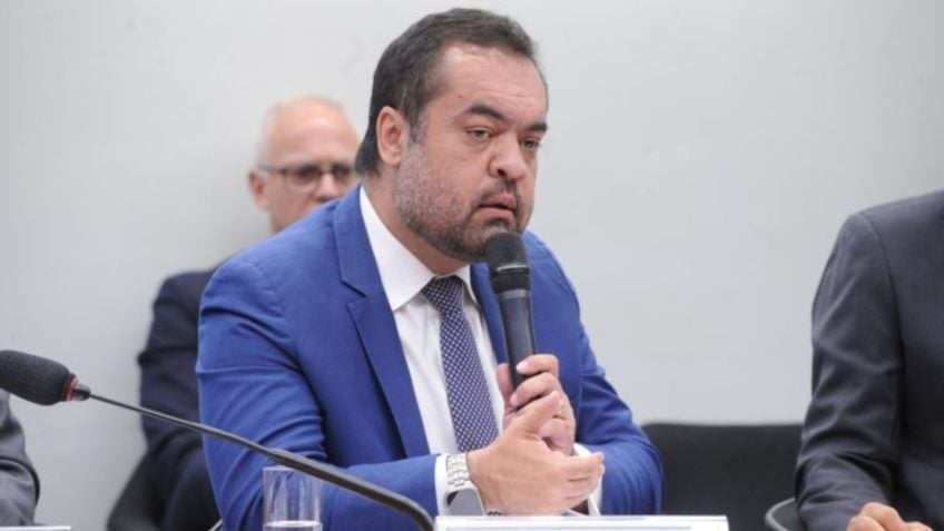 Castro culpa decisão do STF por avanço do Comando Vermelho