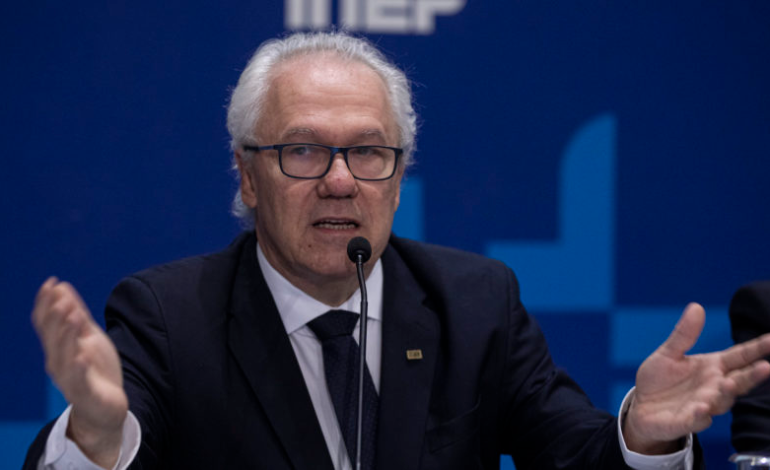 Questões antecipadas do ENEM 2025 “não alteram notas”, dis INEP